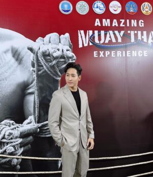 Nitidon Pomsuwan Instagram - มวยไทย ศิลปะวัฒนะธรรมของคนไทยทุกคน😊🥊✨ #amazing #muaythai #experience #amazingmuaythaiexperience #มวยไทย #nikenitidonpomsuwan #nikenitidon #nike#ไนกี้นิธิดลป้อมสุวรรณ #ไนกี้นิธิดล #ไนกี้ #ไนกี้เด็กร้านแก๊ส #🥊 #ททท