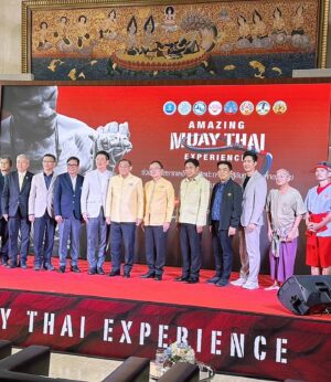 Nitidon Pomsuwan Instagram - มวยไทย ศิลปะวัฒนะธรรมของคนไทยทุกคน😊🥊✨ #amazing #muaythai #experience #amazingmuaythaiexperience #มวยไทย #nikenitidonpomsuwan #nikenitidon #nike#ไนกี้นิธิดลป้อมสุวรรณ #ไนกี้นิธิดล #ไนกี้ #ไนกี้เด็กร้านแก๊ส #🥊 #ททท