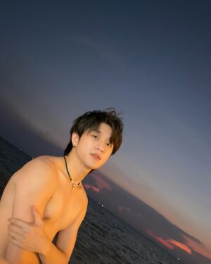 Nititorn Akkarachotsopon Instagram - beach time 🌊