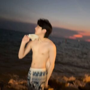 Nititorn Akkarachotsopon Instagram - beach time 🌊
