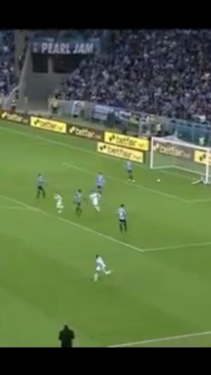 Nivaldo Prieto Instagram - #tbt de hoje é Golaço de Gustavo Scarpa, Palmeiras 1 x 0 Gremio Libertadores 2019!! Tem Palmeirense aí com saudade de Gustavo Scarpa? 😂

#tbt #palmeiras #momentosdofutebol #quinta #narração #futebol #futebolbrasileiro