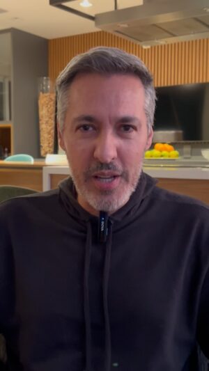 Nivaldo Prieto Instagram - Hoje às 20:30h nosso encontro está marcado! Link na Bio e vamos falar de todas as pautas do futebol, desde o Brasileirão até a Seleção brasileira. 

Eu, @mauricionoriega e @pauloviniciuscoelho esperamos por vocês! 

#live #futebol #campeonatobrasileiro #seleçãobrasileira #copaamerica #domingo