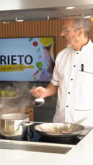 Nivaldo Prieto Instagram - Passando pra dar duas dicas para o seu Carbonara, mas não só isso! 

Quero lembrar vocês que amanhã temos receita nova lá no canal PRIETO NA VARANDA!! E que esse episódio com o meu amigo @alvarojosetv também está lá! 

Quem ainda não se inscreveu, clica no link da Bio e se inscreva!! 😉

Ótimo final de semana pra todos nós! 

#finaldesemana #receita #receitas #sabado #massa #receitafacil