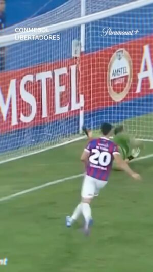 Nivaldo Prieto Instagram - OLHA A DEFESA DO @fabiogoleirooficial!🗣️

Apesar do placar final 0x0 contra o Cerro Porteño o @fluminensefc segue na liderança do grupo A pela #LibertadoresNoParamount. ⚽
