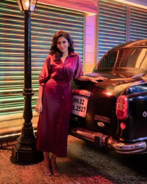 Nivedita Bhattacharya Instagram - "People will stare. Make it worth their while." 🙃
Harry Winston

Styled by @costumesbyneha
@vidushi.s_
Dress : customised 
Heels : @stevemaddenindia
PC: @umeshs.photography
@shashwat_tripathii
Makeup: @makeupbymangesh
Hair:@shaalinijadhav

#bambaimerijaan ❤️