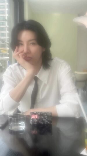 No Min-woo Instagram - 오빠가 사진 찍어줄까?