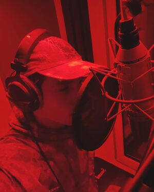 Noah Levi Instagram - bald neues Kapitel📲🎧
