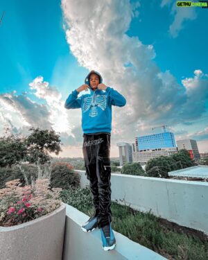 Noah Webster Instagram - find peace within 💙
-
Outfit: @guapiofficial