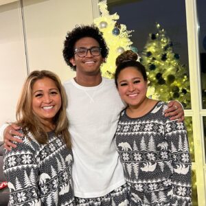 Noah Zulfikar Instagram - happy holidays 🎄❤️🤞🏾
