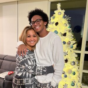 Noah Zulfikar Instagram - happy holidays 🎄❤️🤞🏾