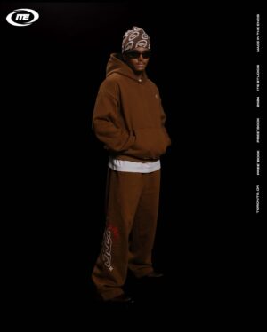 Noah Zulfikar Instagram -  ITE® PREE BOOK’ 24

Photographer: @theodemeke_ 
Creative Director: @karlointheends
Photo Assistant: @haarlemtarig 
Stylist: @itwasntsaiditwasfelt 
Talent: @noah_zul
PA: @jmae22s
MUA: @tsahymakeup
Executive Producer : @intheendsstudios

ITE® Brown Sugar Pure Cotton 380 GSM Sweat Suit
ITE® Brown Sugar Beanie 
ITE® Cherry Red Nylon Tracksuit 🥊 
[Subscribe Now & Become a member IN THE ENDS] ——— www.intheends.ca
