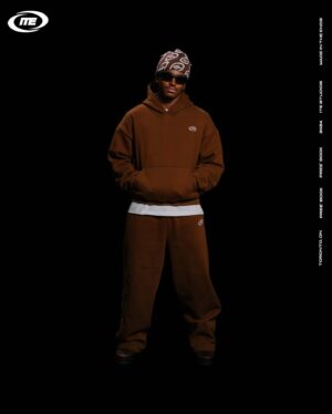 Noah Zulfikar Instagram -  ITE® PREE BOOK’ 24

Photographer: @theodemeke_ 
Creative Director: @karlointheends
Photo Assistant: @haarlemtarig 
Stylist: @itwasntsaiditwasfelt 
Talent: @noah_zul
PA: @jmae22s
MUA: @tsahymakeup
Executive Producer : @intheendsstudios

ITE® Brown Sugar Pure Cotton 380 GSM Sweat Suit
ITE® Brown Sugar Beanie 
ITE® Cherry Red Nylon Tracksuit 🥊 
[Subscribe Now & Become a member IN THE ENDS] ——— www.intheends.ca