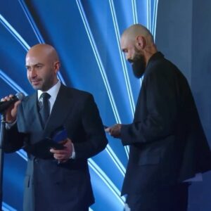 Nobel Arustamyan Instagram - Какой-то безумный конец мая – много переездов и перелетов, а еще много-много съёмок и проектов.

Но лучше поздно, чем никогда.

неделю назад получил награду Winline Герои РПЛ – и за ютуб-канал Nobel, и за «Коммент.Шоу». Эти призы – повод поблагодарить вас за просмотры и голоса и каждого, кто работает в наших проектах: придумывает, производит и упаковывает. Вы безумно круты!