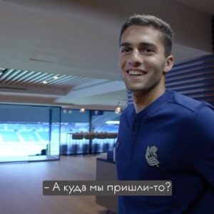 Nobel Arustamyan Instagram - 🇪🇸 Все о трансфере Захаряна в «Реал Сосьедад»

Переезд Арсена Захаряна из «Динамо» в Ла Лигу — главная сделка лета и одно из самых значимых событий всего нашего футбола за последние годы.

В нашем видео мы рассмотрели сделку с разных сторон, в том числе изнутри: почему она была такой долгой, кто еще выходил с предложениями, как давно с «Сосьедаде» следили за Захаряном.

А еще показываем первые дни Арсена в Сан-Себастьяне. Показали ему город и окрестности, сопровождали его в офисе нового клуба и на стадионе, созвонились с Федором Смоловым.

¡Vamos! Ссылка в профиле!