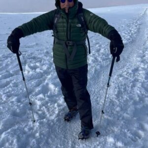 Nobel Arustamyan Instagram - Один из самых захватывающих опытов в моей жизни. 

Гора Арарат, 5200 метров и уникальный момент эйфории. 🏔❤️ Спасибо большое @zuevalexy и @artyom_mountaineer за компанию!