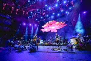 Noel Gallagher Instagram - Here are some more brilliant photos from The Royal Albert Hall for The Teenage Cancer Trust! 

📸 Andy Paradise/Paradise Photo