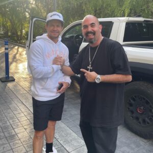 Noel Gugliemi Instagram - Major respect to the one and only @markwahlberg 👊🙏

#goodvibrations #lasvegas #markwahlberg #moment
