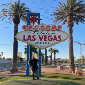 Noel Gugliemi Instagram - The famous Vegas sign, My second home! Hehe 😜 

Prayers up 🙏 

#bealightinthedarkness #work #newbizness #adventure #sharelater #lasvegas #show #cards #letsgo #building