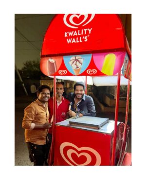 Noel Sean Instagram - Old Roads -  Old Friends !
Met My Old Friend Santosh After A Long Time & 
Had My Favourite Dryfruit Rabri Kulfi @kwalitywalls !
Such a joy to relive those days, guys who ever travels thru aramghar road, don’t forget to have one ice cream there & do support him 🫶🏻