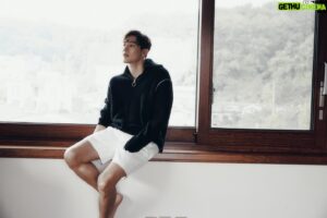 Noh Sang-hyun Instagram - -
-
-
Photographer: @songgge 
Hair/makeup: @lehl123 
Styling: Ko Min Jung