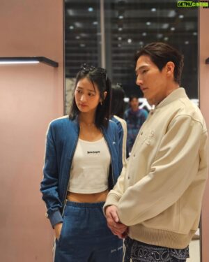 Noh Sang-hyun Instagram - 1주년 축하드립니다 ☺️🌴✨🧡 @palmangels