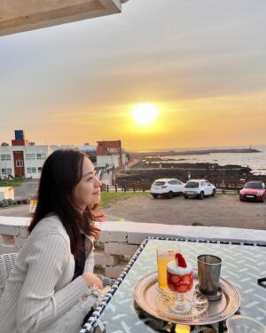 Noh Susanna Instagram - 제주에서🤍
(안젤라랑 행복하게 )