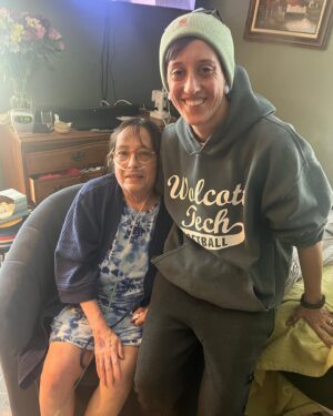 Nora Hewitt Instagram - So so thankful for my besties who flew me home for the weekend. I got to spend time with friends and family, the best gift anyone can give or be given. Always so excited to see my surrogate parents , love you Cindy and Steve-o ❤️ @purplemuskrat @iamdannimal #bestfriends #family #home