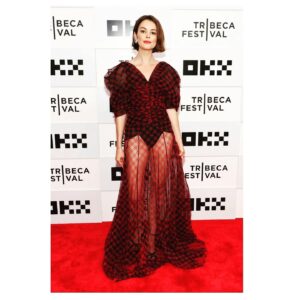 Nora Zehetner Instagram - Blood for dust Tribeca premiere ❤️ So proud of @rodblackhurst and the rest of the gang!
And eternally grateful to my magical Greek fireball @sandyarmeni for dressing me up and @meaganadelemakeup for glamming me