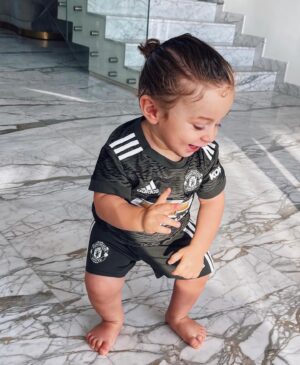 Noré Abdelali Instagram - Et ça fait … 
A vous 👇🏼👇🏼
Le rythme dans la peau filston 😍😍