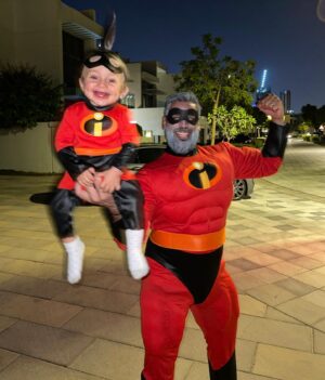 Noré Abdelali Instagram - Mon indestructible famille 💫 Happy halloween 🎃