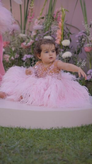 Noré Abdelali Instagram - Welcome to our butterfly garden party 🦋
Ces moments de bonheur inestimables et gravés pour toujours 💕

Vidéo : @fhana.dimages