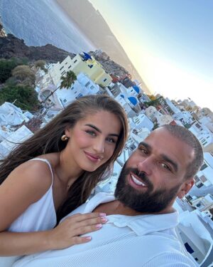 Noré Abdelali Instagram - Break avec ma bombe ✈️🇬🇷
