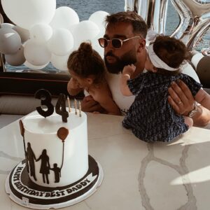 Noré Abdelali Instagram - Bday 🎈Kam et ces anniversaires surprises, elle me surprendra à vie je crois ❤️‍🔥