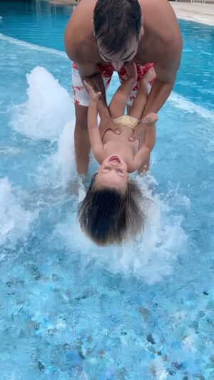 Noré Abdelali Instagram - Partage de good vibe.
Signé, Keny !