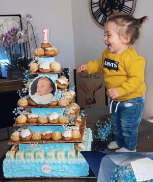 Noré Abdelali Instagram - Joyeux anniversaire mon fils 🤍 Un an aujourd’hui que t’as donné un sens à notre vie. Longue vie mon prince 👑