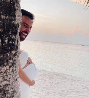 Noré Abdelali Instagram - 1 an après, on refait la même 😂🙌🏼🤰🏻