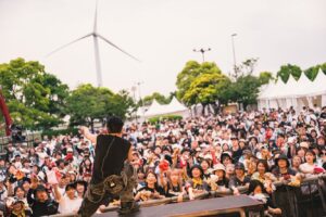 Novel Core Instagram - ⁡
METROCK 2024
at 新木場 若洲公園
⁡
ずーっと出たいと言いまくっていたメトロック！
念願の初出演でした。あまりに刺激的過ぎた。
⁡
去年のiCoN TOUR 2023のファイナル、テレ朝チームの皆さんが観に来てくれていて、ちょうど自分のハウスバンドにTHE WILL RABBITSという名前を手渡して “フェスへの挑戦” を宣言した日でもあったから、絶対にメトロックに出たいです！と直接熱烈アプローチさせて頂いていて。
⁡
そこからも色々なことがあり、やっと頂いた大切なチャンス。めちゃくちゃはしゃぎました。
⁡
ライブが始まってすぐ、どんどん人が増え始めて、初めて観たって人も沢山いたけど、全員超飛び跳ねて、超叫んで楽しんでくれていて、本当に嬉しかった…！
⁡
また必ず会おうね！！！
⁡
最高に貴重な1日をありがとうございました。
また来年、必ず帰ってきます！
⁡
Photo: @satoshihata87 
⁡
#メトロック