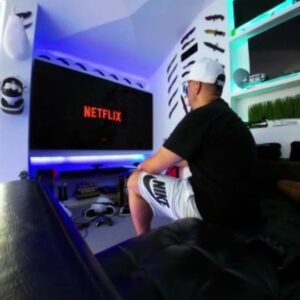 Nuno Agonia Instagram - Porque nem sempre precisamos de "todos os pacotes", a WOO tem uma solução económica e com velocidades até 1GB para net fixa. Sem os extras do costume, pelos quais normalmente temos de pagar mas pouco ou nada usamos. Simples, digital e sem chatices...

#EraWOOquefaltava
@woo.app