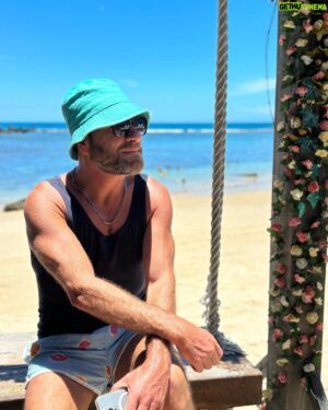 Nuno Eiró Instagram - Não perca as cenas dos próximos episódios da novela “A viagem que perdura” 😂🤷‍♂️😎 #brasil🇧🇷