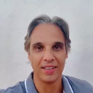 Nuno Gomes Instagram - 𝗖𝗢𝗠𝗘𝗠𝗢𝗥𝗔𝗖̧𝗢̃𝗘𝗦 𝟭𝟮𝟬 🏁🎉

@nuno_gomes21 deixou-nos uma mensagem de aniversário 🎂

#FeitosDeXadrez #Comemorações120