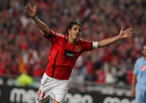 Nuno Gomes Instagram - Parabéns Benfica!❤️