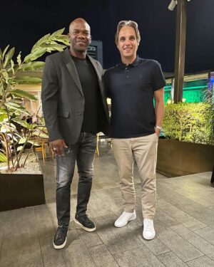 Nuno Gomes Instagram - El “Rey” David Suazo! Um prazer voltar a ver-te amigo!💪❤️