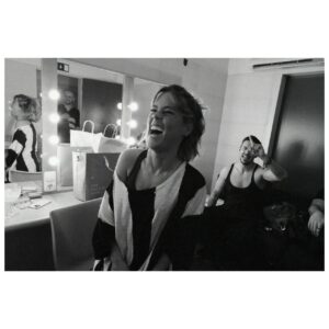 Nuno Lopes Instagram - Um carrossel de fotos backstage do nosso querido @nunolopes para lembrar a Portugal que estamos chegando! 🇵🇹
E logo depois emendamos com o Rio! 🇧🇷

Para mais informações e ingressos, clique no link na bio!

#portatil #teatroimprovisado #teatro