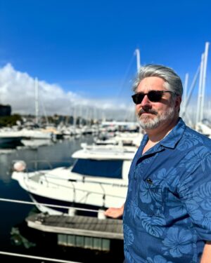 Nuno Markl Instagram - Um velho lobo - perdão: bolo, do mar. ⚓️ 

(Fotos da @whatteresadrew 🤍)