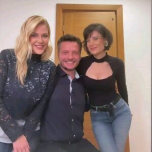 Nur Erkul Instagram - Bebeksiler 😘🙌💜 özledim😘  @hakaneratik  @emine_un