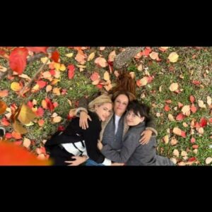 Nur Erkul Instagram - Normal olası küçük zannettiğimiz her buluşma büyük bi kavuşma. @canan.celik78 @emine_un  Hocamız avatar daki ağaç dedi bizde bağlandık @kaderekarsitv8  size yansıtıyoruz 🙌🪄🌟🧝‍♀️