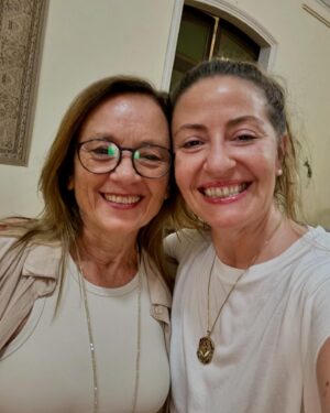 Nuran Evren Şit Instagram - “Feeling honored” 
was my two words to describe my feelings for this incredible 4 days.

Honored for being with such amazing women
Honored for getting in touch with all those stories 
Which are all ours to see… 
Honored with the love all around. 

It’s been an adventure, a wonderful gift, to join this transformative journey with amazing @angeleswolder and @psicoaran and the whole team in Besalú. 

40 women from different countries embracing each other, sharing, witnessing, crying, laughing, creating and experiencing together was incredibly inspiring. 

I am amazed by this humble magical practical work who is created by Angeles Wolder on human nature. I am grateful for this invitation and your hospitality. Wish you all the best and looking forward to meet again for new adventures. 

Muchas Graçias por todo🌹🙏❤️ @institutoangeleswolder