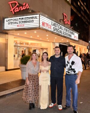 Nuran Evren Şit Instagram - A dream coming true for me; Having our first screening in NYC in the iconic Paris Theater was a life time experience. Big screen and amazing audience. Thanks to team Netflix for this amazing event and their support for us all the way up. Thanks to our team for making such a beautiful movie. Love from NYC ❤️ #lastcallforistanbul #netflixturkey #ogmpictures #ptotfilms #berensaat #kivanctatlitug