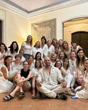 Nuran Evren Şit Instagram - “Feeling honored” 
was my two words to describe my feelings for this incredible 4 days.

Honored for being with such amazing women
Honored for getting in touch with all those stories 
Which are all ours to see… 
Honored with the love all around. 

It’s been an adventure, a wonderful gift, to join this transformative journey with amazing @angeleswolder and @psicoaran and the whole team in Besalú. 

40 women from different countries embracing each other, sharing, witnessing, crying, laughing, creating and experiencing together was incredibly inspiring. 

I am amazed by this humble magical practical work who is created by Angeles Wolder on human nature. I am grateful for this invitation and your hospitality. Wish you all the best and looking forward to meet again for new adventures. 

Muchas Graçias por todo🌹🙏❤️ @institutoangeleswolder