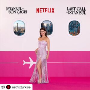 Nuran Evren Şit Instagram - #Repost @netflixturkiye 
Cabin crew slides armed and cross check... #İstanbulİçinSonÇağrı